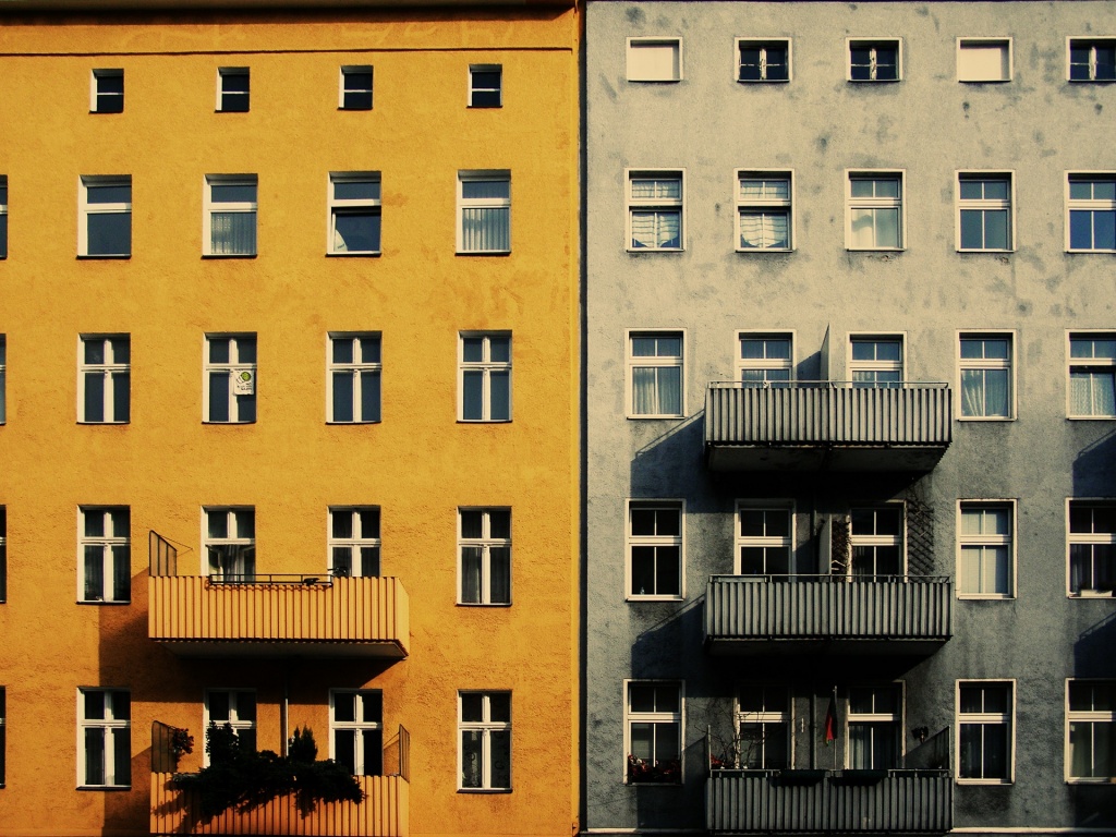 Чем отличаются балкон и лоджия